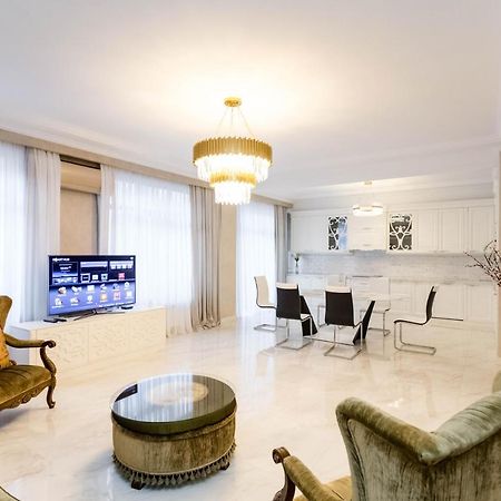 The Grand Apartment Тбилиси Екстериор снимка