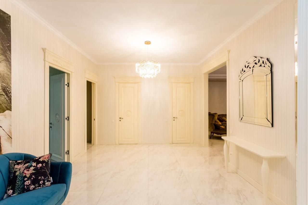 The Grand Apartment Тбилиси Екстериор снимка